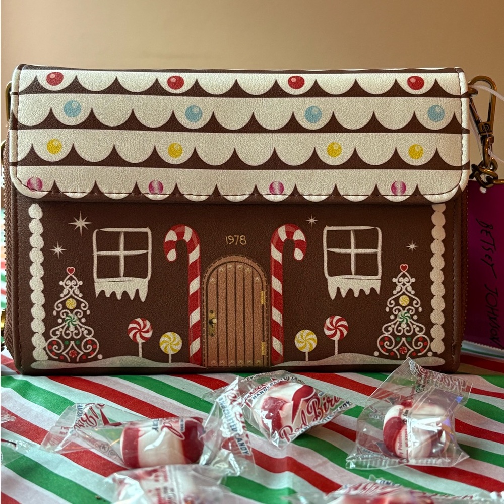 ππ¬π BETSEY JOHNSON GINGERBREAD WALLET ON A CHAIN CROSSBODY BAG ππ¬π NWT π - Picture 7 of 16